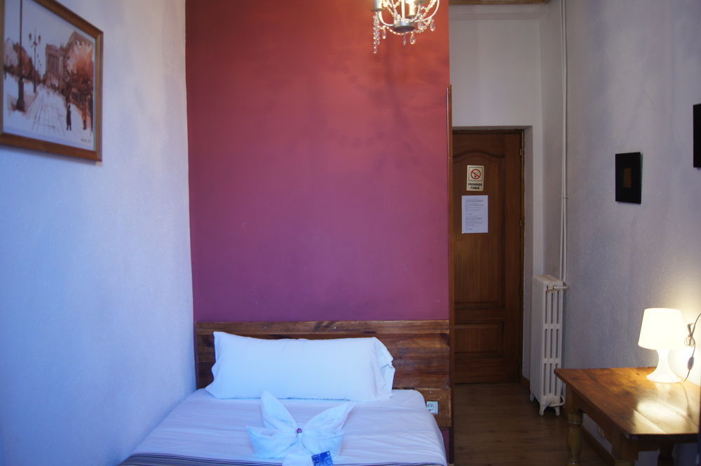 Hostal A Nuestra Senora de La Paloma Madrid Exterior foto