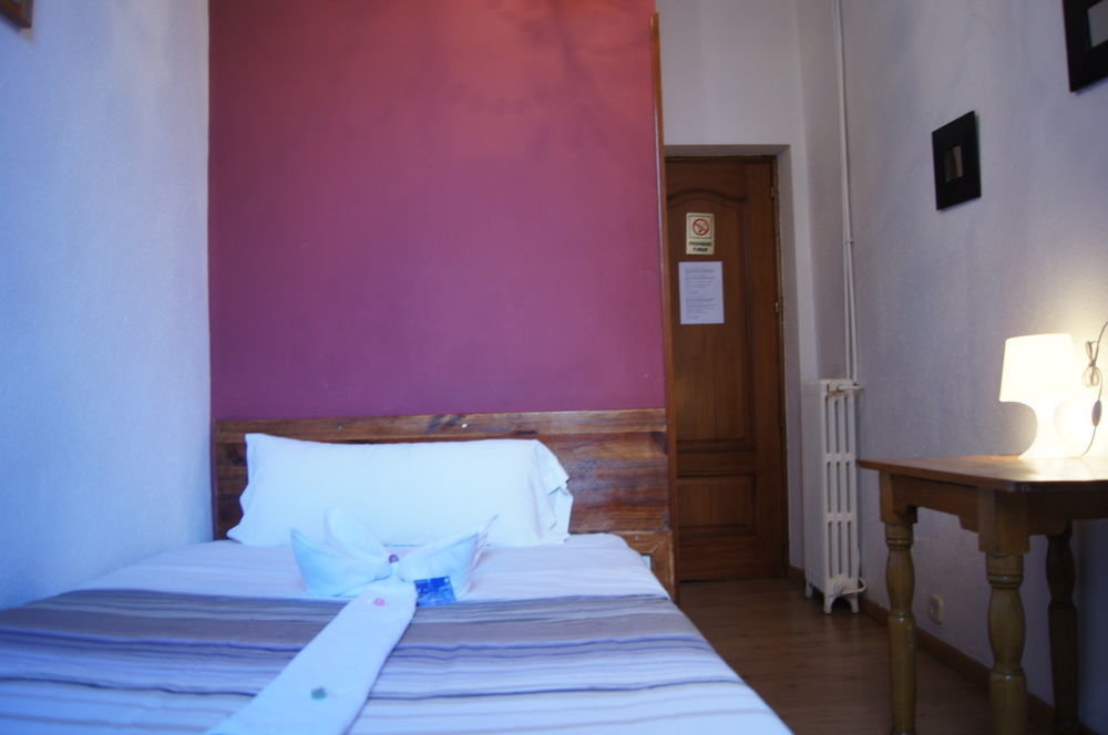 Hostal A Nuestra Senora de La Paloma Madrid Exterior foto